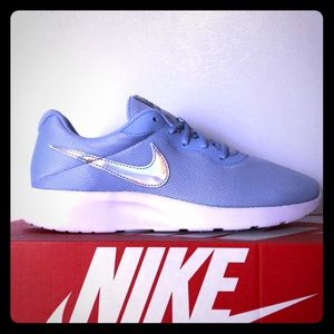 BRAND NEW Nike Tanjun!!!